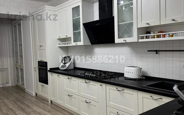 4-бөлмелі пәтер · 160 м² · 8/10 қабат, Алтын орда ш/а., Сактаган Баишева 7Ак4, бағасы: 61 млн ₸ в Актобе, мкр. Алтын орда — фото 2