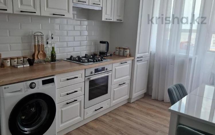 1-комнатная квартира · 43.9 м² · 8/10 этаж, мкр Нурсая, Абулхайыр хана 51а за 25 млн ₸ в Атырау — фото 2