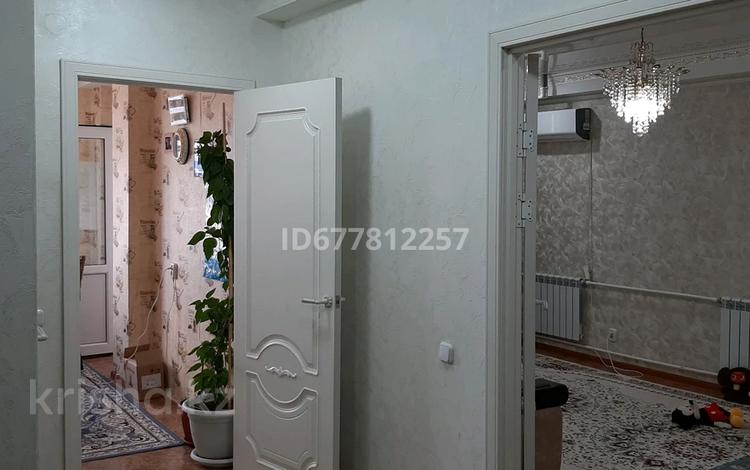 3-комнатная квартира, 82.5 м², 3/5 этаж, Абая 11/2 за 25 млн 〒 в Сатпаев — фото 2