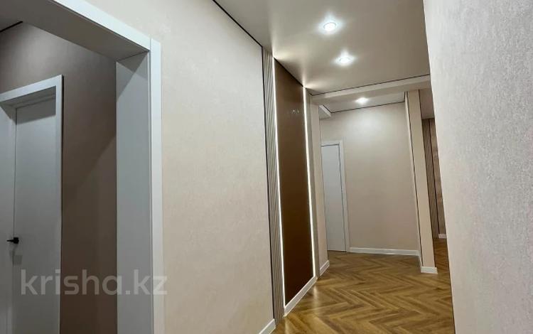 4-комнатная квартира · 120 м² · 4/7 этаж, Илияса Есенберлина 80 за 71 млн ₸ в Усть-Каменогорске — фото 2
