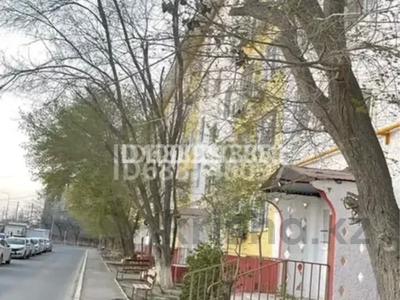 4-бөлмелі пәтер · 85 м² · 5/5 қабат, Владимирский 100 — Обл больница қарсы, бағасы: 27 млн ₸ в Атырау, мкр Авангард-2