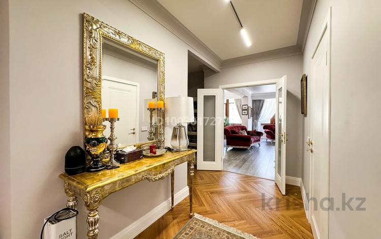 4-комнатная квартира · 170 м² · 2/9 этаж, мкр Центральный, Абая 28а А — Драм театр за 150 млн 〒 в Атырау — фото 20