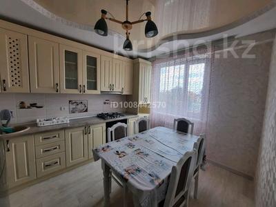 2-комнатная квартира · 94 м² · 2/5 этаж, мкр. Алтын орда 17 а — Рядом 1001 Тун ресторан за 190 000 〒 в Актобе