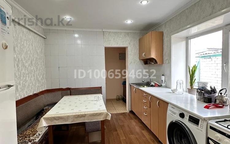 Отдельный дом · 4 комнаты · 64 м² · 10 сот., Алтайская — Косанова за 16.5 млн 〒 в Семее — фото 2