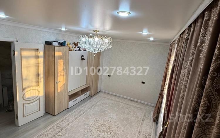 3-комнатная квартира · 64 м² · 6/9 этаж, проспект Абая 80 — Напротив вокзала девятиэтажка за 13 млн ₸ в Шахтинске — фото 2