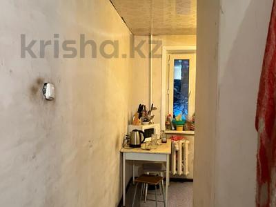 3-комнатная квартира · 47 м² · 3/5 этаж, Майкудук, 15й микрорайон за 9 млн ₸ в Караганде, Алихана Бокейханова р-н