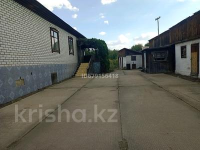 Отдельный дом · 5 комнат · 308 м² · 12 сот., Ул.Центральная 36А — Поворт на улицу, напротив рыбной лавки за 39 млн 〒 в Семее, Красный Кордон