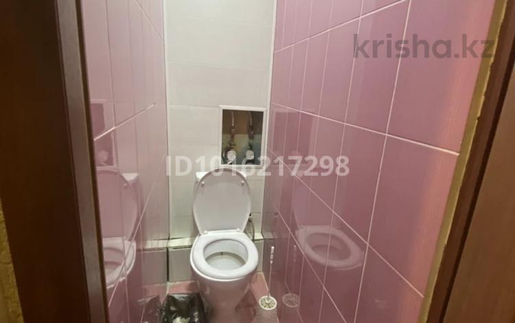 2-бөлмелі пәтер · 45 м² · 3/5 қабат, Кердери 131 — Ихсанова, бағасы: 25 000 ₸ в Уральске, мкр Школьник — фото 2
