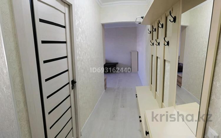 2-комнатная квартира, 49 м², 5/5 этаж помесячно, Мкр. 4 16 за 250 000 〒 в Конаеве (Капчагай) — фото 2