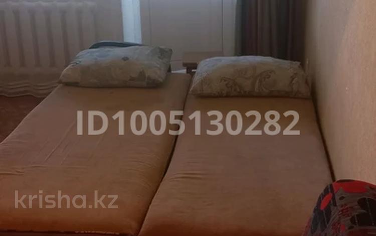 1-комнатная квартира · 35 м² · 1/5 этаж, мкр 4 27 за 100 000 ₸ в Уральске — фото 2