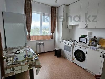 1-бөлмелі пәтер, 40 м², 4/5 қабат, МкрКарлыгаш 5/3 — Жазира, бағасы: 16.5 млн 〒 в Каскелене