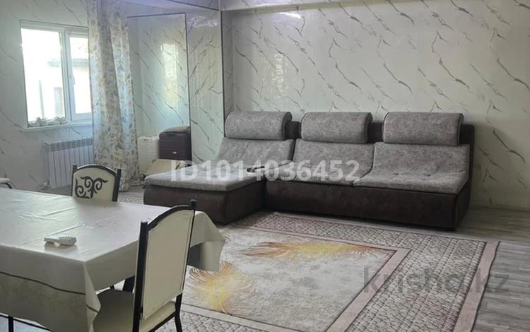 2-комнатная квартира · 65 м² · 5/9 этаж, мкр Айнабулак-2 85 за 220 000 ₸ в Алматы, Жетысуский р-н — фото 2