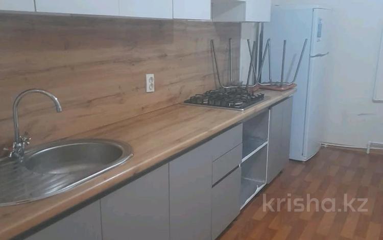 2-комнатная квартира · 60 м² · 6/10 этаж · помесячно, мкр 12 20 — Маншук Маметовой за 130 000 〒 в Актобе — фото 2