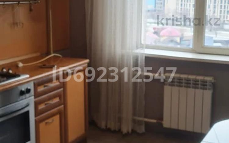 1-комнатная квартира, 45 м², 8/9 этаж помесячно, мкр Тастак-2 8