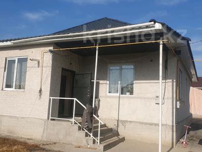 Отдельный дом · 4 комнаты · 110 м² · 6 сот., мкр Ынтымак — Ул Исахметова.Абая. Состороны магазин Марат за 35 млн 〒 в Алатау