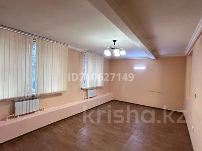 4-комнатная квартира · 140 м² · 1/3 этаж, мкр Дорожник 6 за 78 млн 〒 в Алматы, Жетысуский р-н