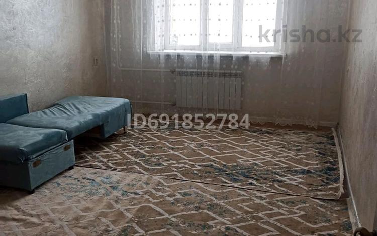 3-комнатная квартира, 95 м², 7/9 этаж помесячно, мкр Аксай-3Б за 250 000 〒 в Алматы, Ауэзовский р-н — фото 2