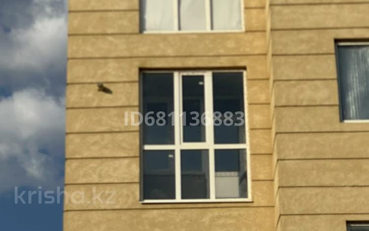 2-бөлмелі пәтер · 76 м² · 3/4 қабат, Мик Саркамыс-2 Жарык 17, бағасы: 15 млн ₸ в Атырау — фото 3