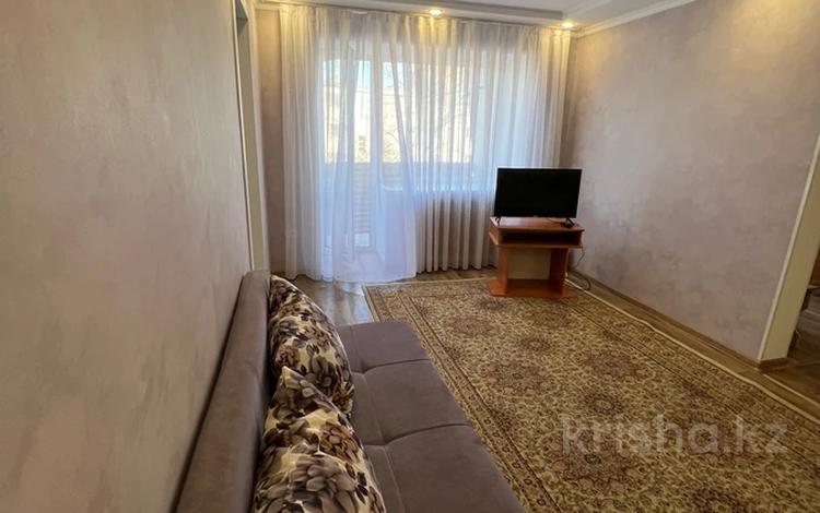 3-комнатная квартира · 55 м² · 3/5 этаж, мкр Новый Город, Бухар жырау 60 — Пересечение Бухар жырау Абдирова за 15 000 ₸ в Караганде, Казыбек би р-н — фото 2