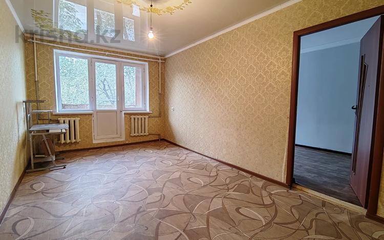 2-комнатная квартира, 46 м², 3/5 этаж, 1 микрорайон 28 — напротив &quot;Аватария&quot; за 11.3 млн 〒 в Таразе — фото 2