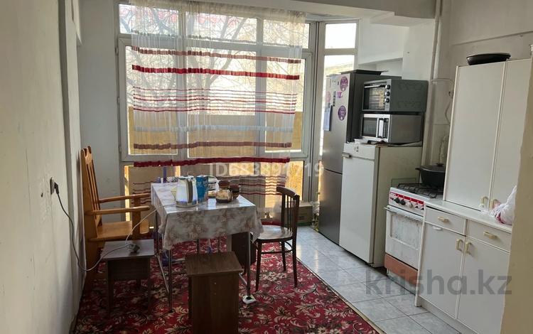 2 комнаты · 75 м² · 2 этаж, мкр Жетысу-4 14 за 120 000 ₸ в Алматы, Ауэзовский р-н — фото 3