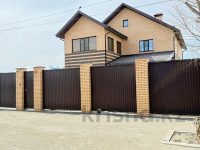 Отдельный дом · 6 комнат · 411.3 м² · 7.9 сот., Братьев Жубановых 00 за 93 млн 〒 в Актобе