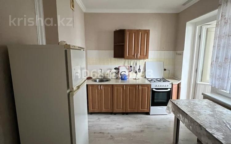 1-бөлмелі пәтер, 40 м², 4/5 қабат ай сайын, 15-й мкр 4, бағасы: 120 000 〒 в Актау, 15-й мкр — фото 3