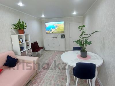 2-бөлмелі пәтер · 49 м² · 3/5 қабат, мкр Строитель, Циолковского 37/2 — Ост.Циолковского-Дет.больница.5 и 9 школы, бағасы: 21 млн ₸ в Уральске