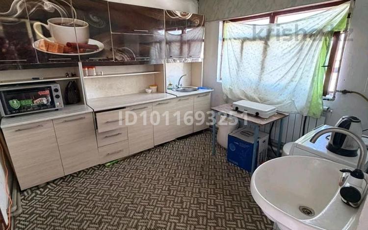 2-бөлмелі пәтер · 60 м² · 2/2 қабат, ул. Маликова 1/4, бағасы: 6 млн ₸ в Шымкенте, Енбекшинский р-н — фото 2