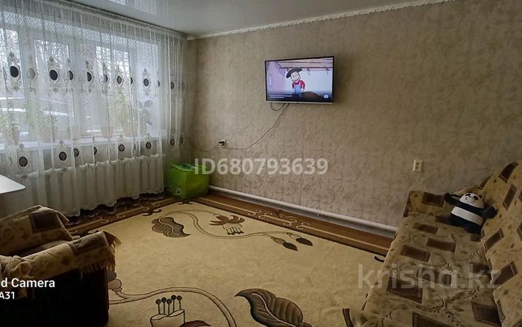 3-комнатная квартира, 51 м², 1/2 этаж, Акжол 1А — Нефтебаза за 7.5 млн 〒 в Щучинске — фото 2
