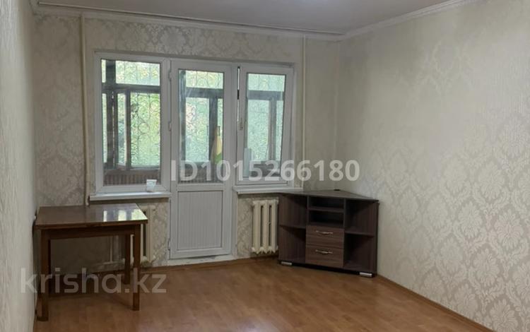3-бөлмелі пәтер · 58 м² · 2/4 қабат, №1 ш/а. 45 — ул Улықбека, бағасы: 300 000 ₸ в Алматы, Ауэзовский р-н — фото 2