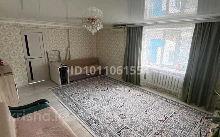 3-комнатная квартира · 60 м² · 1/2 этаж, 41разезд Ясный дом 2 кв 11 Ясный дом 2 кв 11 за 12 млн ₸ в Актобе — фото 2