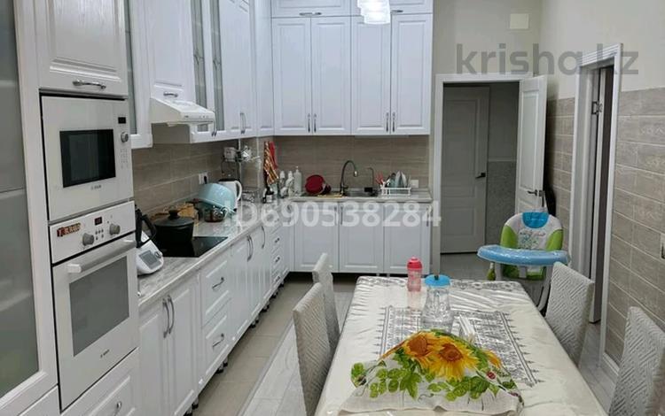 5-комнатная квартира · 170 м² · 10/12 этаж, 16-й мкр 49 за 55 млн ₸ в Актау — фото 9