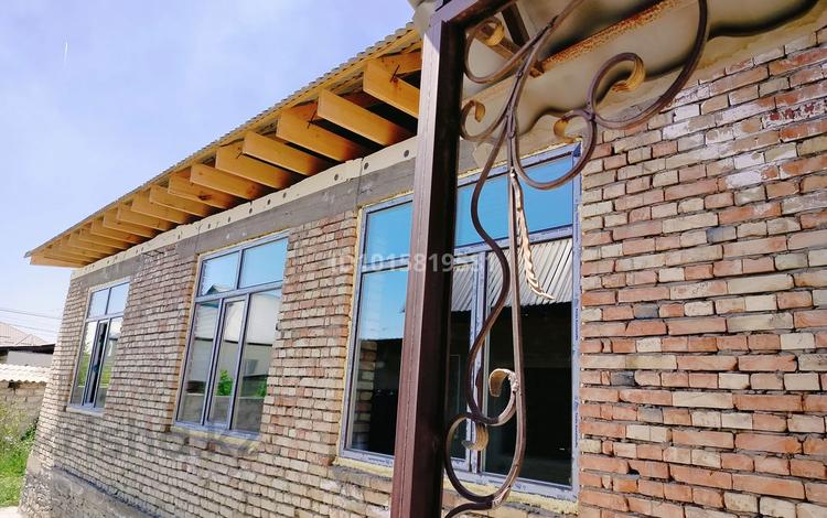 Жеке үй · 6 бөлме · 150 м² · 8 жүзд., Жумадилова — Массив Торткуль, конец Сулейменова, бағасы: 35 млн ₸ в Таразе — фото 2