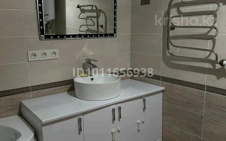 2-бөлмелі пәтер · 48 м² · 9/9 қабат, Просп. Нуркена Абдирова 19, бағасы: 260 000 ₸ в Караганде, Казыбек би р-н — фото 2
