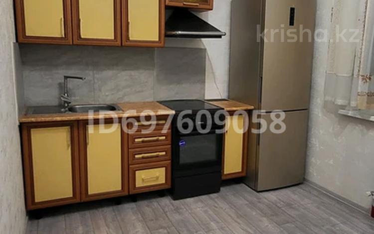 1-бөлмелі пәтер, 40 м², 4/10 қабат ай сайын, Базовая 4/2, бағасы: 140 000 〒 в Усть-Каменогорске — фото 2