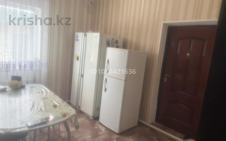 Жеке үй · 3 бөлме · 100 м² · 10 жүзд., 10 мкр, Центральная 52, бағасы: 42 млн ₸ в Конаеве — фото 2