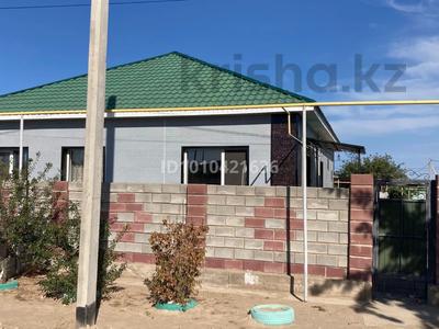 Жеке үй · 3 бөлме · 100 м² · 10 жүзд., 10 мкр, Центральная 52, бағасы: 42 млн ₸ в Конаеве