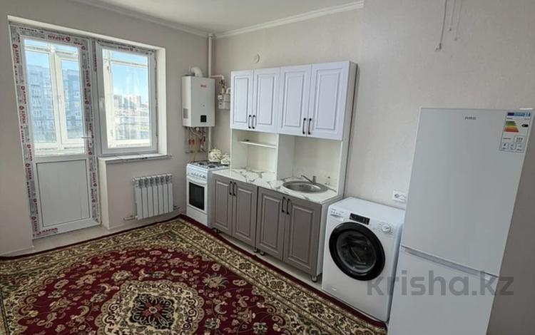 3-комнатная квартира · 72 м² · 3/7 этаж, 13ул 15д — Рядом обл сот за 100 000 ₸ в Туркестане — фото 2