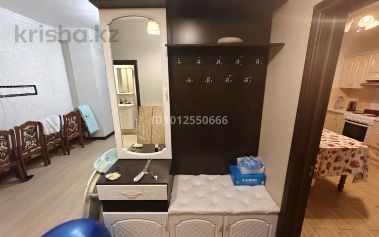 2-комнатная квартира · 58 м² · 4/13 этаж, Абикен Бектуров 7 за 270 000 ₸ в Астане, Есильский р-н — фото 2