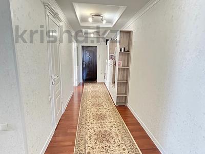 3-комнатная квартира · 101 м² · 5/5 этаж, 15-й мкр 49 за 26 млн 〒 в Актау
