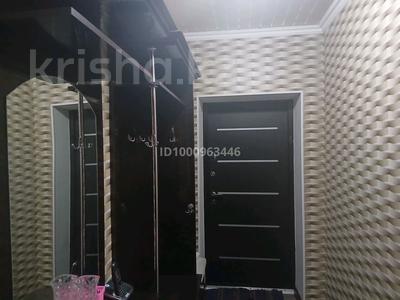 Продажа квартир в Туркестанской обл.: 3-комнатная квартира · 64 м² · 2/2 этаж, Байтерекова 15 — Площадь за 13.8 млн 〒 3-комнатная квартира · 64 м² · 2/2 этаж, Байтерекова 15 — Площадь за 13.8 млн 〒 в Кентау