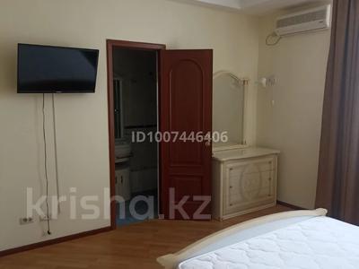 4-комнатная квартира · 150 м² · 2/6 этаж, Сарайшик 79/2 за 400 000 〒 в Уральске, мкр Школьник