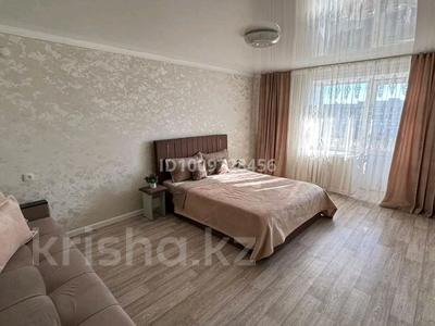 1-комнатная квартира · 40 м² · 9/9 этаж, Шакарима 15 — ТД Казына , Комфорт, Алатау, автовокзал. за 2 000 〒 в Семее