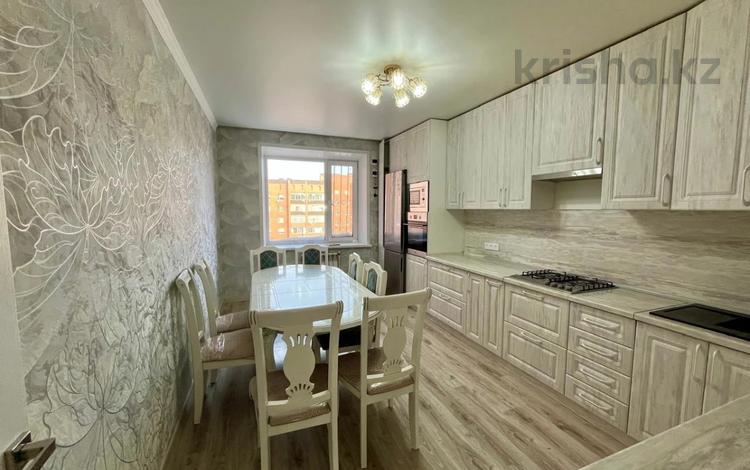 3-комнатная квартира · 122.3 м² · 8/9 этаж, Мкр. Береке 52 за 51 млн 〒 в Костанае — фото 2