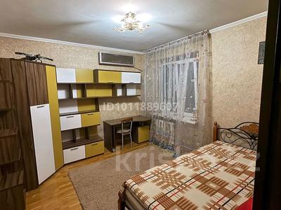 3-комнатная квартира · 65 м² · 11/14 этаж, Самал 1 33 за 450 000 ₸ в Алматы, Медеуский р-н