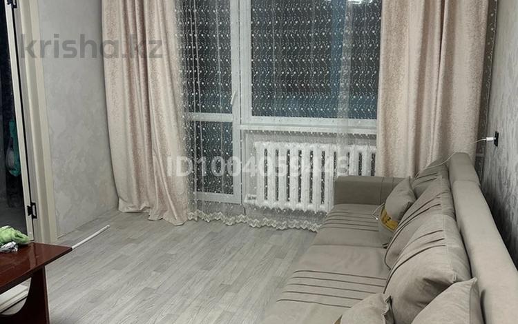 3-комнатная квартира · 50 м² · 5/5 этаж, мкр Юго-Восток, Республики 28 за 40 000 〒 в Караганде, Казыбек би р-н — фото 2