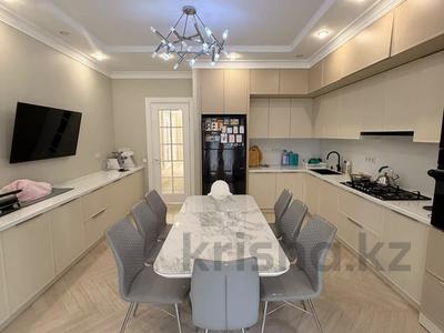 7-бөлмелі пәтер · 300 м² · 2/5 қабат, 16-ш/а. 36, бағасы: 150 млн ₸ в Актау, 16-й мкр 