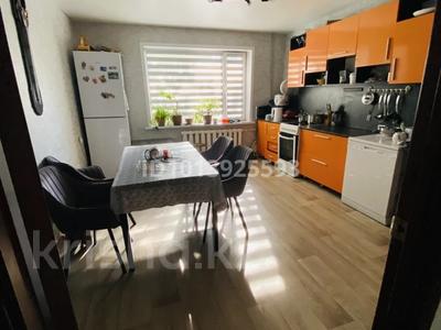 4-бөлмелі пәтер · 80 м² · 1/5 қабат, Шәкәрім 11 — Перекресток Абая Торайгырова, бағасы: 22 млн ₸ в Экибастузе