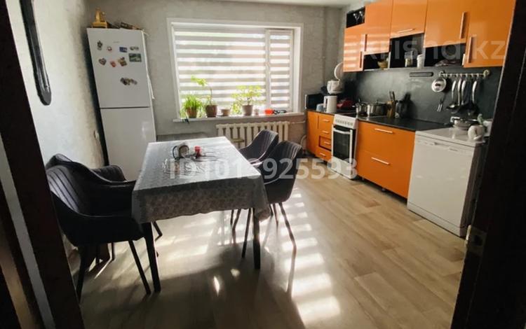 4-бөлмелі пәтер · 80 м² · 1/5 қабат, Шәкәрім 11 — Перекресток Абая Торайгырова, бағасы: 22 млн ₸ в Экибастузе — фото 2